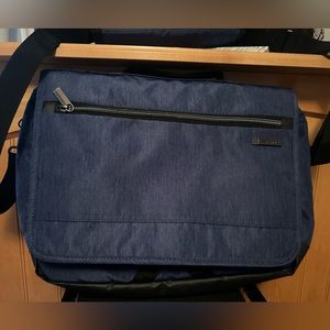 Laptop bag